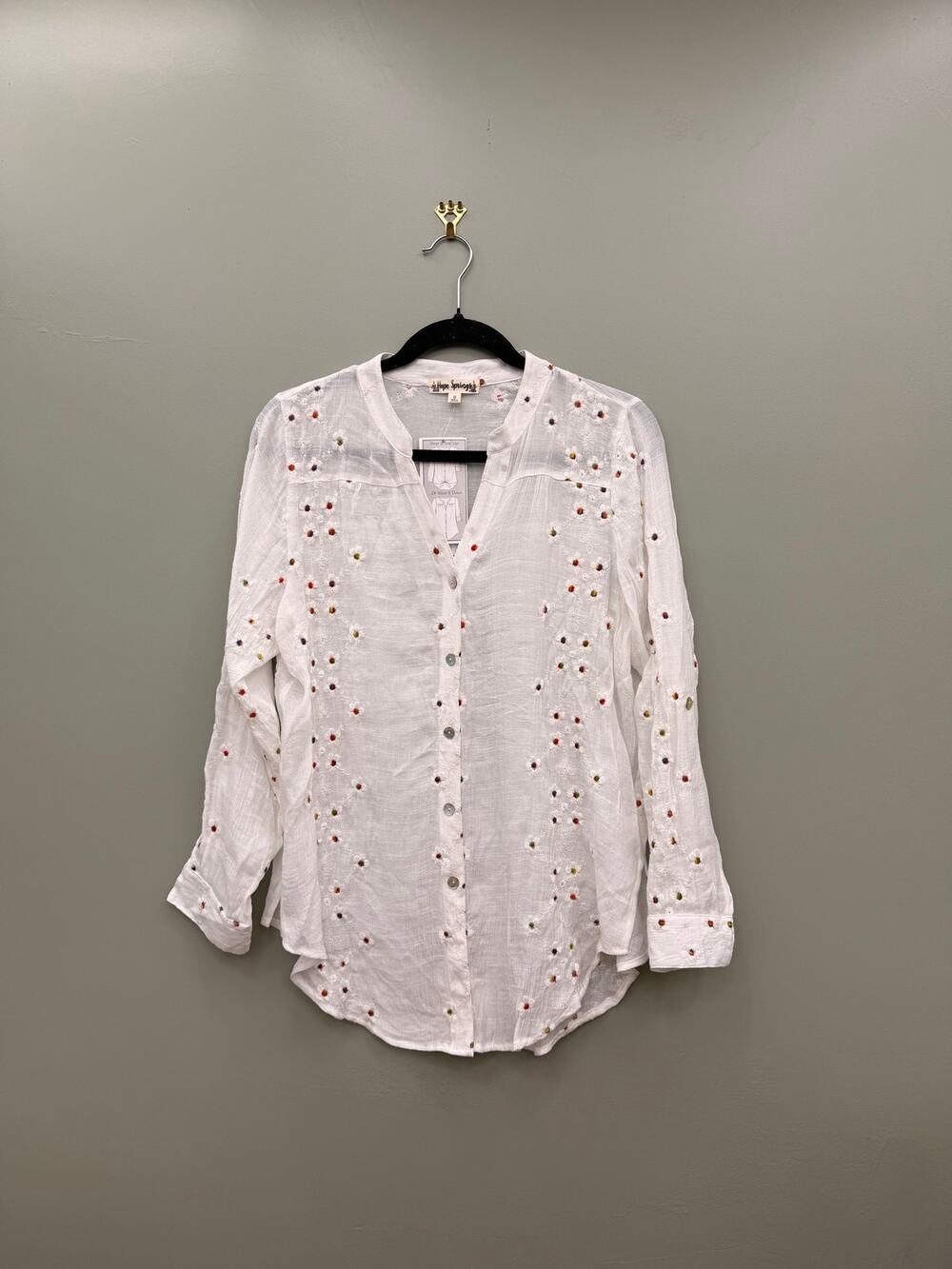 Hope Springs Embroidered Floral Button Front Blouse Size Small NWT